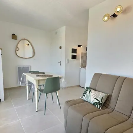 Joli Studio Avec Place De Parking *